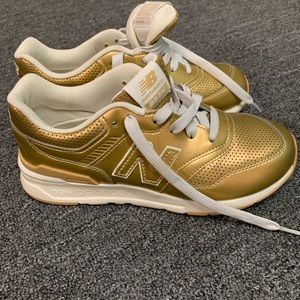 Kids New Balance 997H size 4.